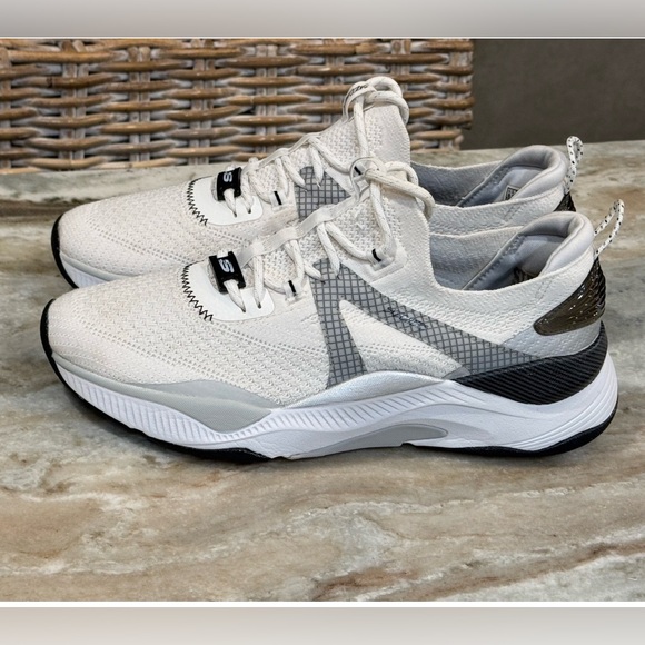 Women’s SKECHERS Sport Mira-Retro black & white sneakers- Size 8.5 - Picture 2 of 8